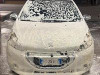 Usata Peugeot 208 68 CV (50 kW) 2014 Bianco Utilitaria