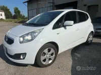 Usata Kia Venga Active 90 CV (66 kW) 2011 Bianco Utilitaria