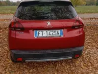 Używany Peugeot 2008 Allure 102 KM (75 kW) 2019 Czerwony SUV