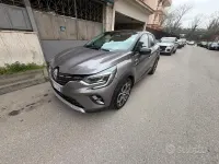 Usata Renault Captur 91 CV (66 kW) 2023 Grigio SUV