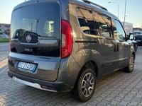 Usata Fiat Doblò Trekking 120 CV (88 kW) 2015 Gray Monovolume