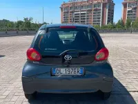 Usata Toyota Aygo 68 CV (50 kW) 2007 Grigio Utilitaria