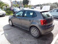 Usata VW Polo Comfortline 75 CV (55 kW) 2013 Gray Utilitaria