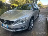 Usata Volvo V60 CC 190 CV (139 kW) 2016 Grigio Station wagon