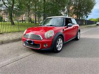 Usata Mini Cooper D 111 CV (81 kW) 2010 Rosso Utilitaria