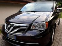 Gebraucht Lancia Voyager Platinum 177 PS (130 kW) 2015 Grau Van / Kleinbus