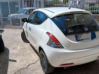 Usata Lancia Ypsilon Gold 69 CV (50 kW) 2019 Bianco Utilitaria