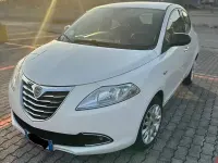 Usata Lancia Ypsilon 69 CV (50 kW) 2011 Bianco Utilitaria