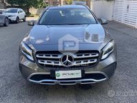 Usata Mercedes GLA180 109 CV (80 kW) 2017 Grigio SUV