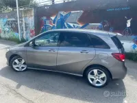 Usata Mercedes B180 Executive 109 CV (80 kW) 2015 Grigio Utilitaria