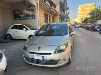Usata Renault Scénic III Dynamique 130 CV (95 kW) 2010 Grigio Monovolume