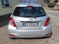 Usata Toyota Yaris Active 90 CV (66 kW) 2013 Grigio Utilitaria