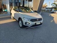 Usata VW T-Roc Life 110 CV (80 kW) 2024 Beige SUV