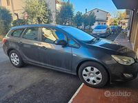 Usata Opel Astra Sport 110 CV (80 kW) 2011 Grigio Station wagon