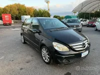 Usata Mercedes B180 109 CV (80 kW) 2008 Nero Monovolume