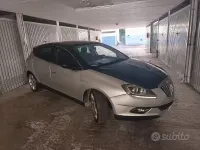 Usata Lancia Delta 150 CV (110 kW) 2008 Grigio Utilitaria