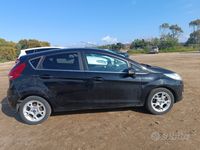 Usata Ford Fiesta 70 CV (51 kW) 2012 Nero Utilitaria
