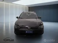 Usata VW Golf VIII Life 116 CV (85 kW) 2023 Grigio Station wagon
