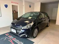 Usata Peugeot 208 Active 82 CV (60 kW) 2018 Bluazzurro Utilitaria