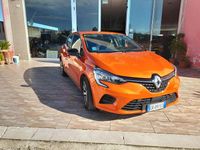 Usata Renault Clio V SE 67 CV (49 kW) 2023 Arancione Berlina