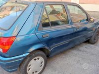 Usata Ford Fiesta 49 CV (36 kW) 1995 Blu Utilitaria