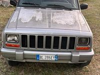 Usata Jeep Cherokee 116 CV (85 kW) 2000 Grigio SUV