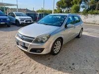 Usata Opel Astra Enjoy 101 CV (74 kW) 2007 Grigio Berlina