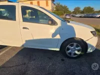 Usata Dacia Sandero 75 CV (55 kW) 2015 Bianco Berlina