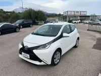 Brugt Toyota Aygo X-wave 69 HK (50 kW) 2016 Hvid Hatchback