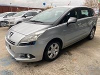 Usata Peugeot 5008 Family 112 CV (82 kW) 2011 Grigio Monovolume