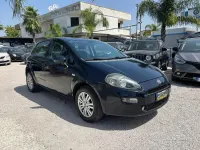 Usata Fiat Punto Lounge 77 CV (56 kW) 2017 Bluazzurro Utilitaria