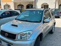 Usata Toyota RAV4 116 CV (85 kW) 2005 Grigio SUV