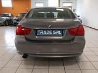Usata BMW 318 143 CV (105 kW) 2010 Grigio scuro Berlina