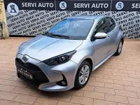 Usata Toyota Yaris Hybrid Active 116 CV (85 kW) 2024 Argento Berlina