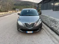 Usata Lancia Ypsilon Gold 69 CV (50 kW) 2015 Grigio Utilitaria