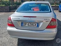Usata Mercedes E220 Avantgarde 170 CV (125 kW) 2008 Grigio Berlina