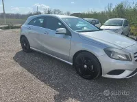 Usata Mercedes A180 109 CV (80 kW) 2014 Grigio Utilitaria