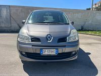 Usata Renault Modus Dynamique 75 CV (55 kW) 2008 Grigio Monovolume