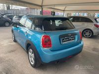 Begagnad Mini ONE 75 HK (55 kW) 2018 Blå Halvkombi