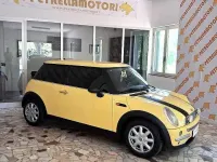 Usata Mini ONE 90 CV (66 kW) 2003 Giallo Utilitaria