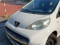 Usata Peugeot 107 68 CV (50 kW) 2009 Bianco Utilitaria
