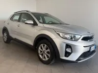 Usata Kia Stonic 101 CV (74 kW) 2020 Argento SUV