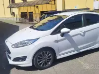 Usata Ford Fiesta 75 CV (55 kW) 2017 Bianco Utilitaria