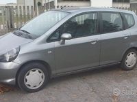 Usata Honda Jazz 77 CV (56 kW) 2005 Grigio Utilitaria