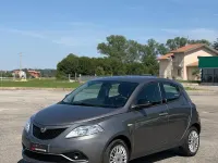Usata Lancia Ypsilon Platinum 69 CV (50 kW) 2016 Grigio Utilitaria
