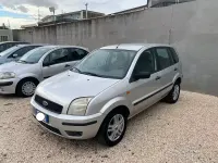 Usata Ford Fusion 80 CV (58 kW) 2003 Grigio Utilitaria