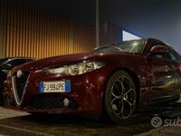 Usata Alfa Romeo Giulia 180 CV (132 kW) 2016 Rosso Berlina