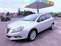 Usado Lancia Delta 120 CV (88 kW) 2011 Gris Utilitario