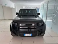 Usata Land Rover Defender 525 CV (386 kW) 2024 Santorni black SUV