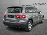 Usata Mercedes GLB200 150 CV (110 kW) 2023 Grigio montagna / metallizzato SUV